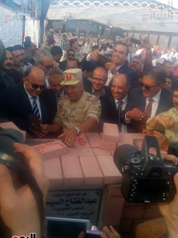 كامل الوزير القوات المسلحة تعمل لخدمة مصر.. وافتتاح صومعتين للقمح بالدقهلية (7)