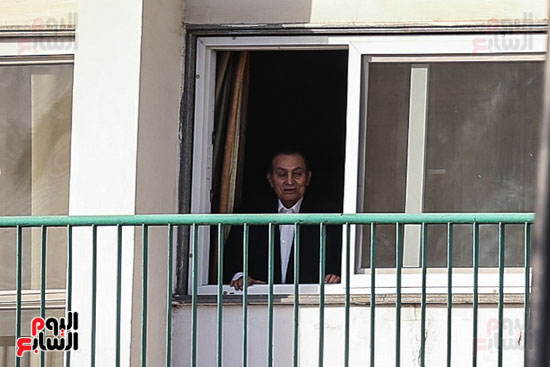 أول ظهور لمبارك ورموز نظامه بعد خروجهم من السجن (1)