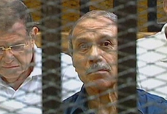 أول ظهور لمبارك ورموز نظامه بعد خروجهم من السجن (5)