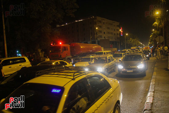 شلل مرورى فى شارع الهرم بسبب حريق مدينة السينما (4)