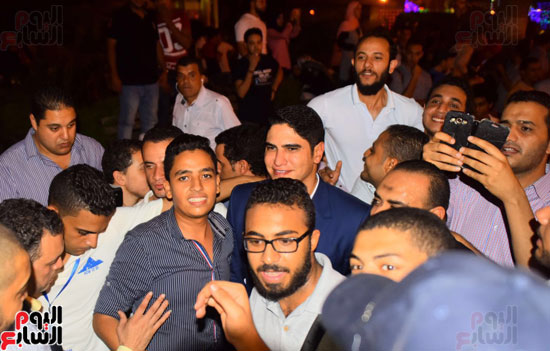 1أحمد أبو هشيمة وسط طلاب جامعة القاهرة فى السحور (16)