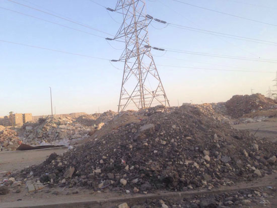اسلاك-الضغط-العالى-وتلال-القمامة-تهدد-حياة-سكان-المشروع-المتميز-بمدينة-نصر-(8)