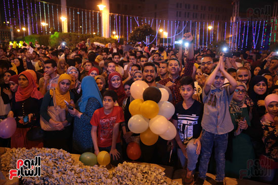 الطفل أحمد السيسى يشعل سحور جامعة القاهرة (4)