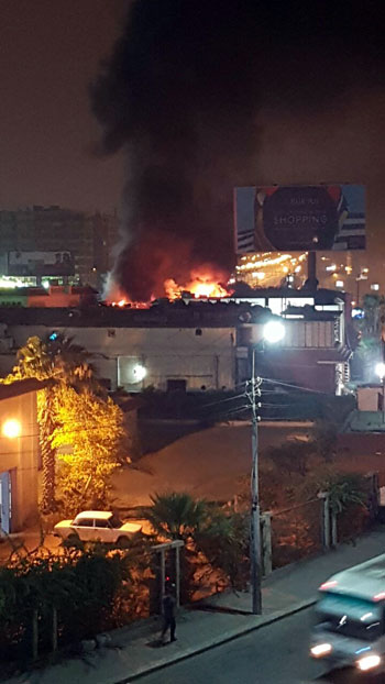 حريق-ضخم-فى-أحدى-الكافيات-بالقرب-من-مطارالقاهرة--(3)