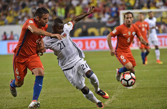مباراة كولومبيا وتشيلي (13)