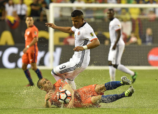 مباراة كولومبيا وتشيلي (5)