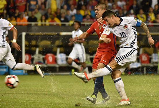 مباراة كولومبيا وتشيلي (7)