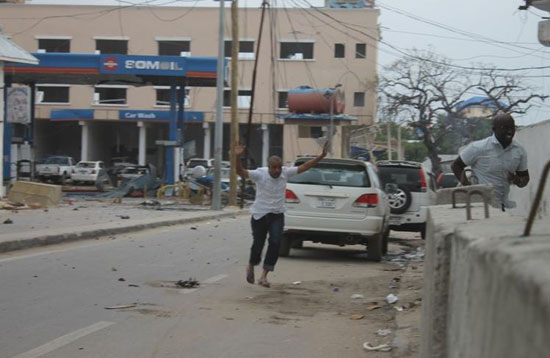 حركة الشباب الصومالية تتبنى هجوم مقديشو وتنشر صورا للحادث (2)