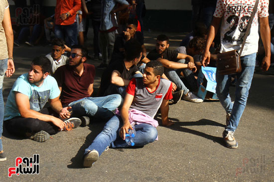 اشتباكات بين الأمن وطلاب الثانوية العامة فى شارع محمد محمود (11)