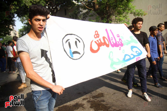 اشتباكات بين الأمن وطلاب الثانوية العامة فى شارع محمد محمود (12)