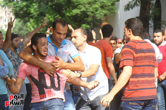 اشتباكات بين الأمن وطلاب الثانوية العامة فى شارع محمد محمود (9)