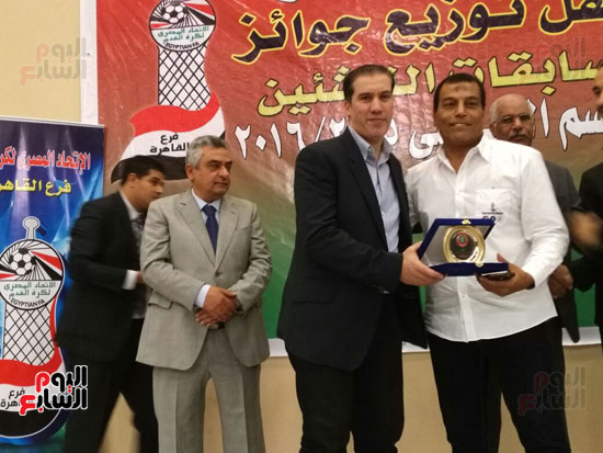تكريم الحكام الدوليين فى حفل منطقة القاهرة  (7)