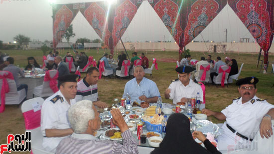 مديرية أمن الإسماعيلية تنظم حفل إفطار لأسر الشهداء (1)