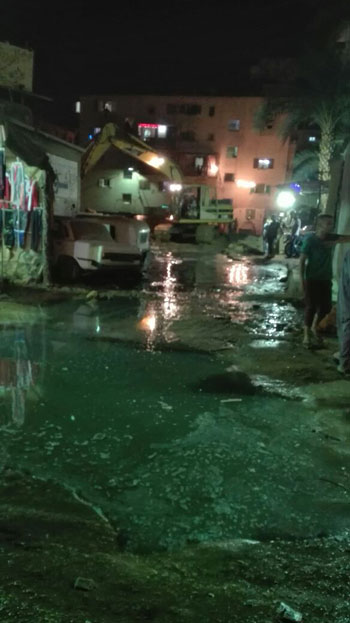 مياه الصرف تغرق شوارع حى السلام (6)