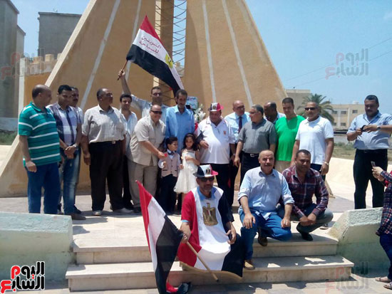 مديرية تعليم كفر الشيخ تتزين بالأعلام ولافتات التهنئة بثورة 30 يونيو (6)
