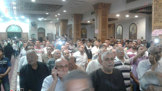 الإسماعيلية تشيع جنازة كاهن كنيسة مارجرجس ضحية الإرهاب بالعريش (5)