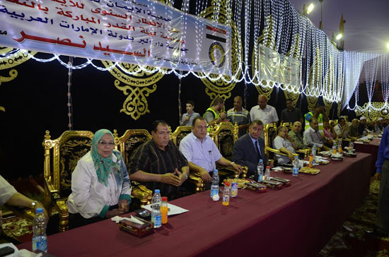 محافظ كفر الشيخ يشارك فى الإفطار الجماعي ل3300 يتيم وأسرهم (2)