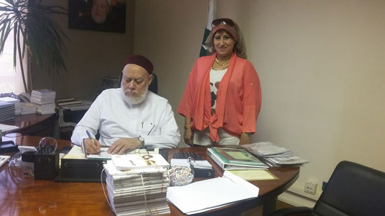 توقيع عقد كتاب تحت عنوان عقيدة أهل السنة والجماعة لاحمد جمعة (4)