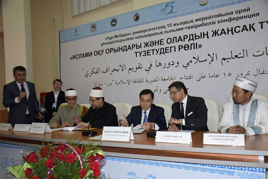 وزير-الأوقاف-ونائب-وزير-الثقافة-والرياضة-بكازاخستان-(2)