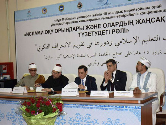 وزير-الأوقاف-ونائب-وزير-الثقافة-والرياضة-بكازاخستان-(3)
