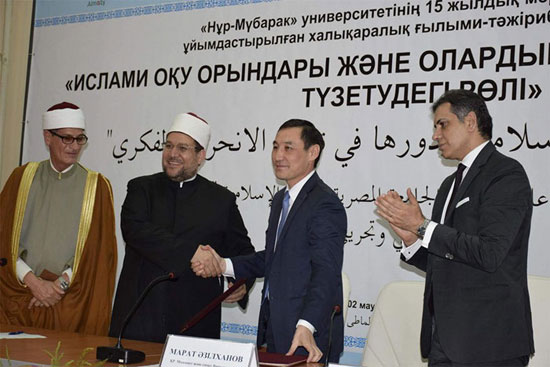 وزير-الأوقاف-ونائب-وزير-الثقافة-والرياضة-بكازاخستان-(4)