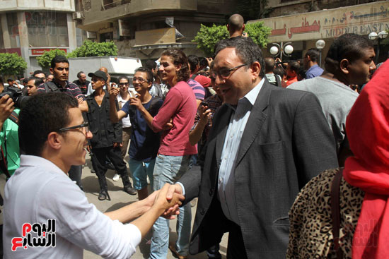 محاكمة نقيب الصحفيين وعضوى المجلس يحيى قلاش وخالد البلشى ةجمال عبد الرحيم (20)
