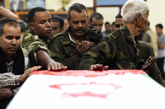 جثمان زعيم الجبهة الشعبية لتحرير الساقية الحمراء ووادى الذهب (بوليساريو) محمد عبد العزيز  (11)