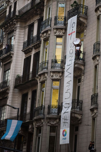 مظاهرات حاشدة فى الأرجنتين احتجاجا على جرائم العنف ضد النساء (14)