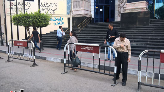 صحفيون يتوجهون من مقر نقابتهم لمحكمة عابدين للتضامن مع يحيى قلاش (2)