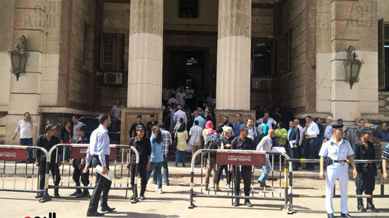 صحفيون يتوجهون من مقر نقابتهم لمحكمة عابدين للتضامن مع يحيى قلاش (3)