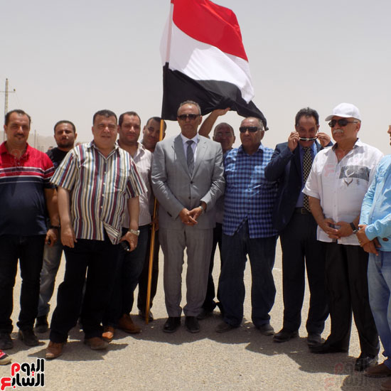 محافظ جنوب سيناء يتفقد المشروعات الخدمية برأس سدر (3)