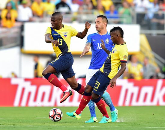 البرازيل تبدأ مشوار كوبا أمريكا بتعادل باهت أمام الإكوادور (19)