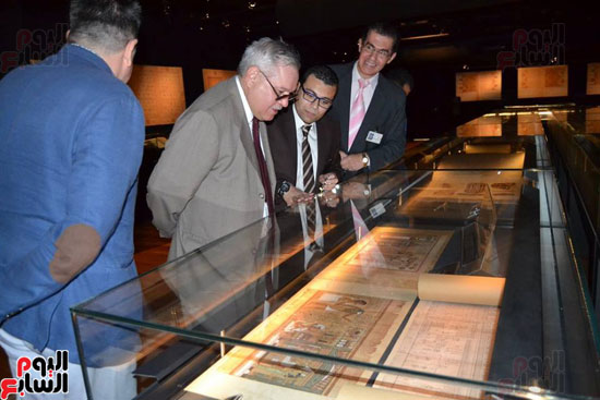 قنصل روسيا بالإسكندرية يزور متحف المخطوطات (7)