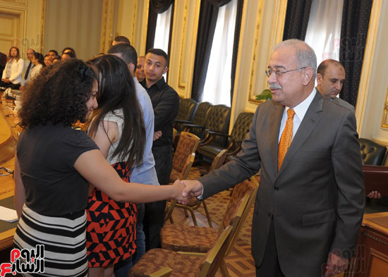 رئيس الوزراء يلتقى أبناء الجالية المصرية فى كندا لبحث مطالبهم (3)