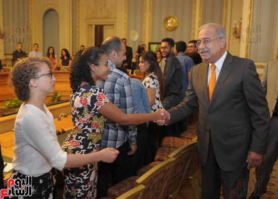 رئيس الوزراء يلتقى أبناء الجالية المصرية فى كندا لبحث مطالبهم (5)