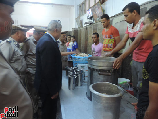 مدير أمن الغربية يتفقد خدمات تأمين المنشآت الهامة بطنطا (2)
