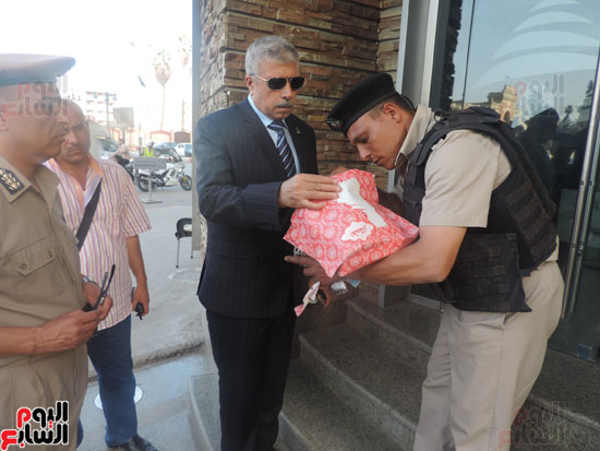مدير أمن الغربية يتفقد خدمات تأمين المنشآت الهامة بطنطا (7)