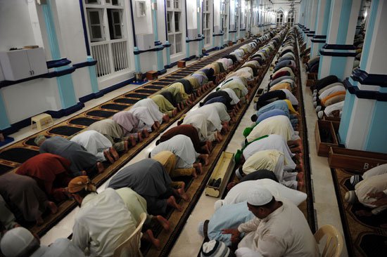 آلاف-المسلمين-يعمرون-مساجد-الله-فى-رمضان- (16)
