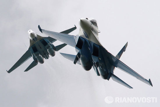 	المقاتلات الروسية سو 27 تقوم بمناورات فى الجو -اليوم السابع -7 -2015