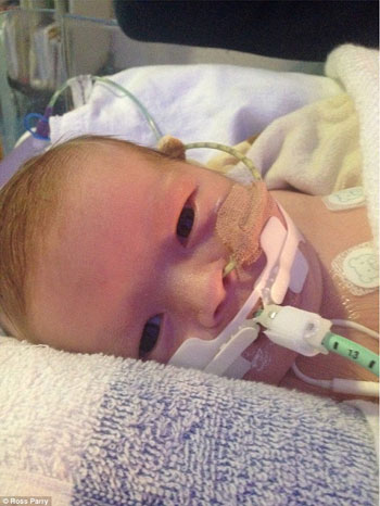 الطفل ميني مولود بتشوهات خلقية في القلب -اليوم السابع -7 -2015