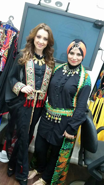  	المصممة سمر مبروك مع عارضة الأزياء -اليوم السابع -7 -2015