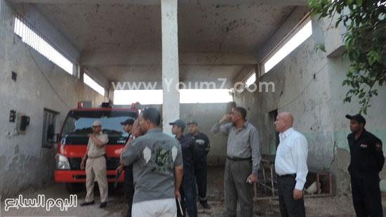 	مدير أمن أسوان خلال جولة بنقاط الإطفاء -اليوم السابع -7 -2015