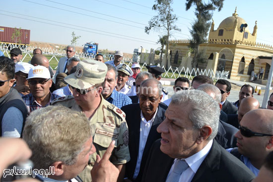  رئيس الوزراء يتفقد بعد المناطق بالمحافظة -اليوم السابع -7 -2015