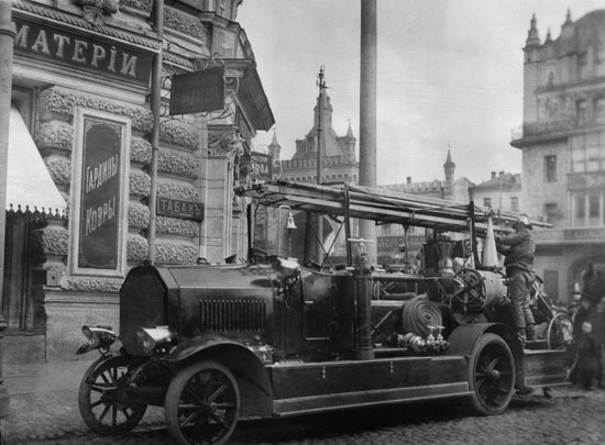 وسائل الإطفاء فى روسيا الإمبراطوراية عام 1910 -اليوم السابع -7 -2015