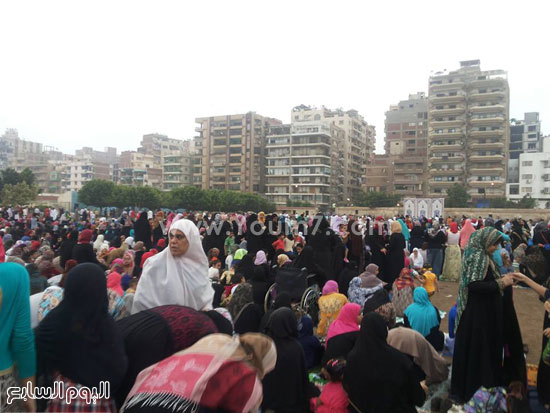 حضور مكثف للنساء فى صلاة العيد -اليوم السابع -7 -2015