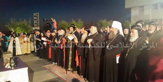 البابا تواضروس مع بابا الأرمن ببيروت فى صنع الميرون -اليوم السابع -7 -2015