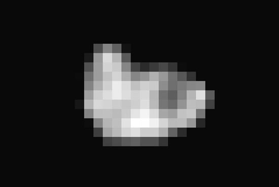 أول صورة قريبة لقمر بلوتو -اليوم السابع -7 -2015