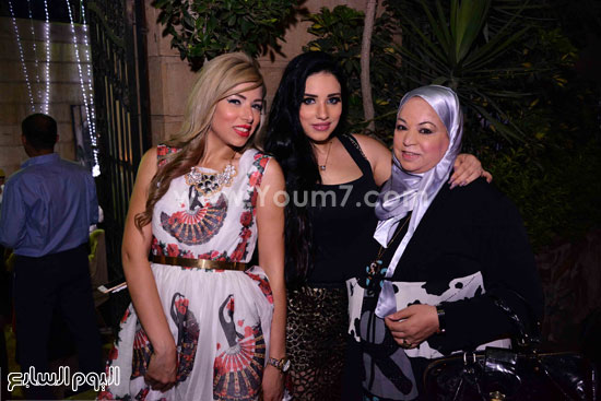 مروة نصر ومايسة ووالدتهما -اليوم السابع -7 -2015