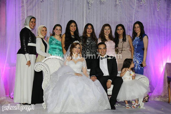 العروس مع أصدقائها -اليوم السابع -7 -2015