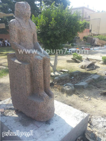 تمثال أثرى بعد وضعه على القاعدة -اليوم السابع -7 -2015